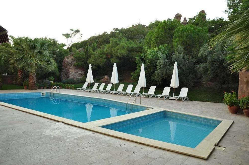 Palm Court Suites Ayvalı Exteriér fotografie